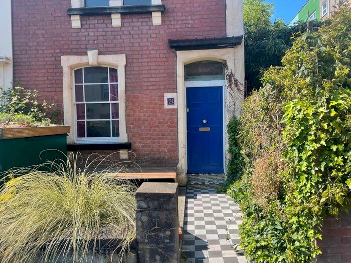 4 Bedroom Detached House To Rent In Denbigh Street, Bristol, BS2