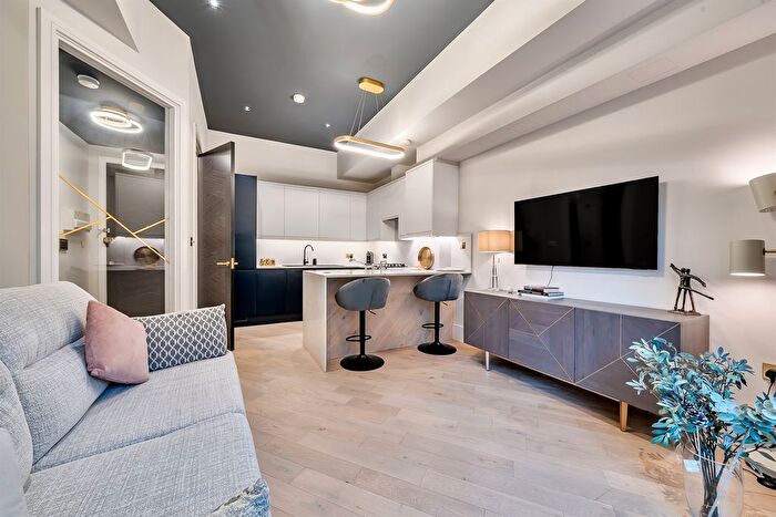 1 Bedroom Flat For Sale In High Road, London, N20