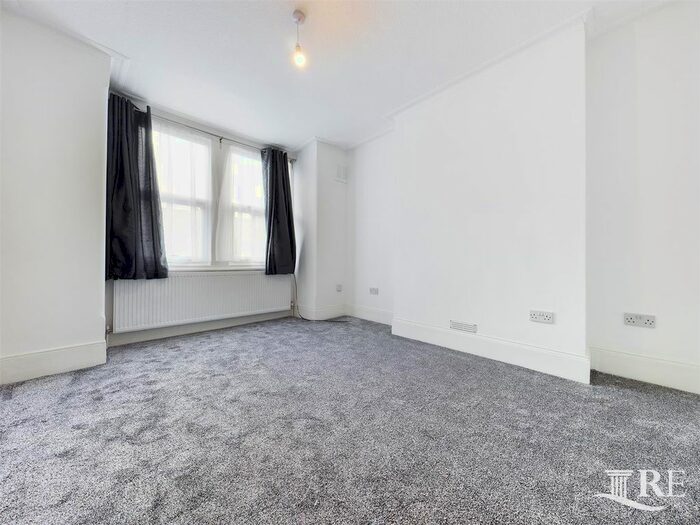 3 Bedroom Flat To Rent In Deacon Road, London, NW2