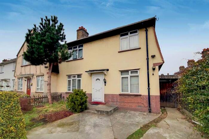 4 Bedroom Semi-Detached House To Rent In Pelham Avenue, Barking, IG11