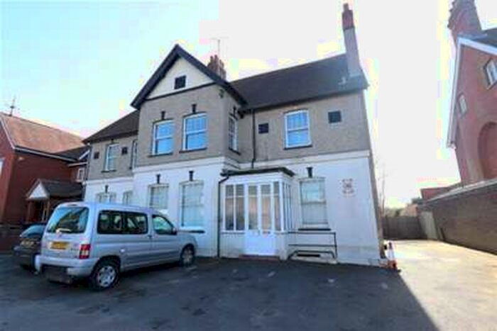 2 Bedroom Flat To Rent In West Brentwood, CM14