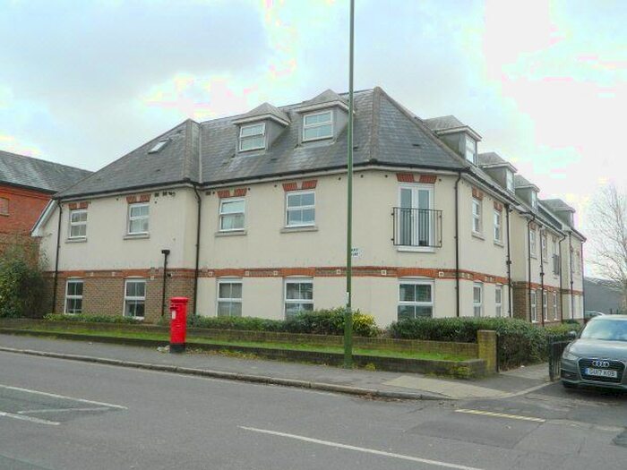 2 Bedroom Flat To Rent In Brighton Road, Horsham, RH13