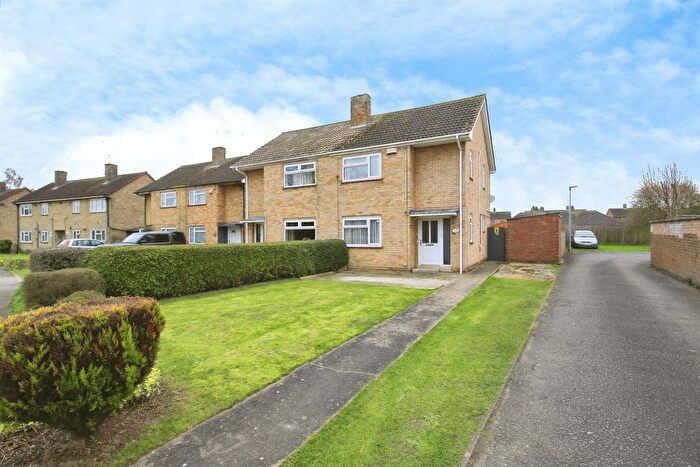 3 Bedroom Semi Detached House For Sale In Figtree Walk, Peterborough, PE1