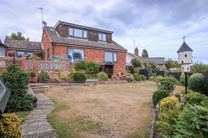3 Bedroom Detached House For Sale In Hill Road, Reydon, IP18