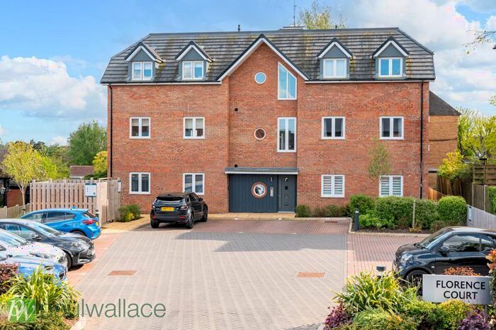 2 Bedroom Flat For Sale In Florence Court, Park Lane, Knebworth, SG3