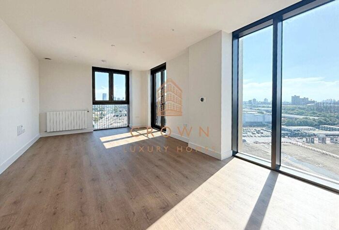 2 Bedroom Apartment To Rent In Menara Point - Th Floor, TwelveTrees, E16