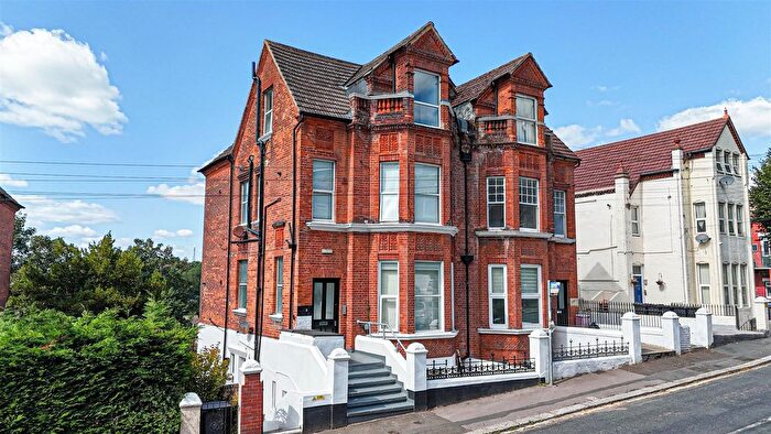 1 Bedroom Flat For Sale In Milward Road, Hastings, TN34