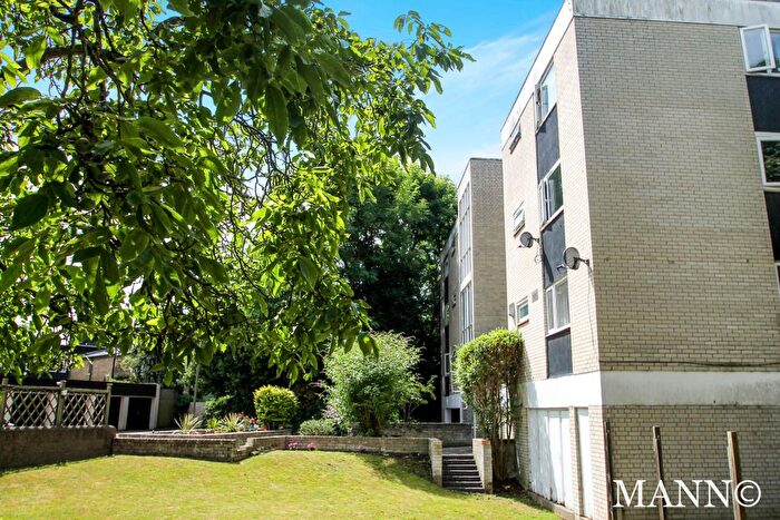 2 Bedroom Flat To Rent In Apollo Avenue, Bromley, BR1