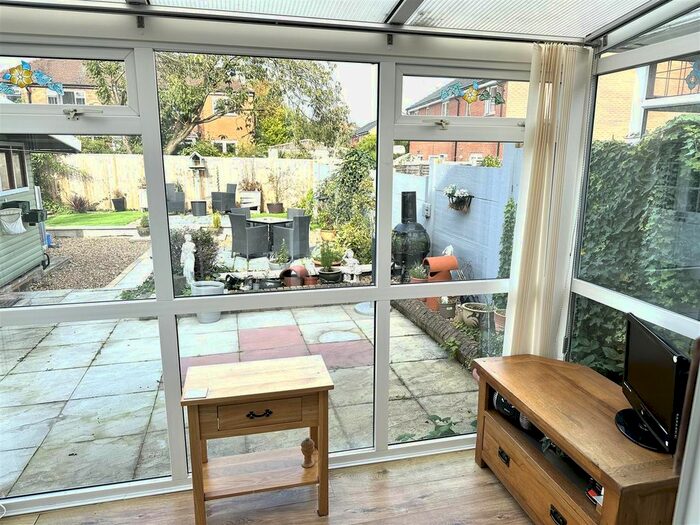 4 Bedroom Semi-Detached Bungalow For Sale In Bettison Avenue, Leigh, WN7