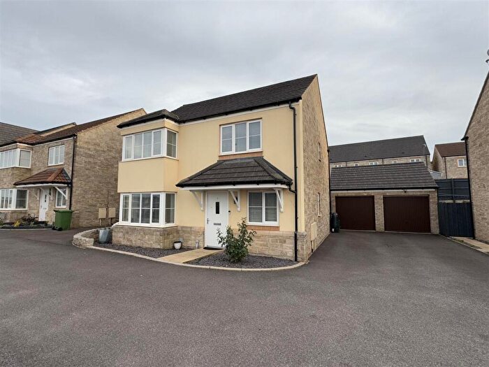 4 Bedroom Detached House For Sale In Book Close, Paulton, BS39