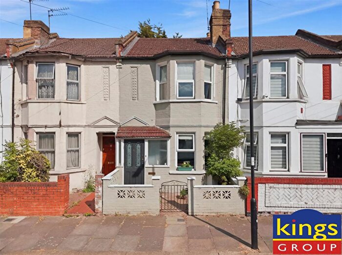 3 Bedroom Terraced House For Sale In Westoe Road, Edmonton, N9