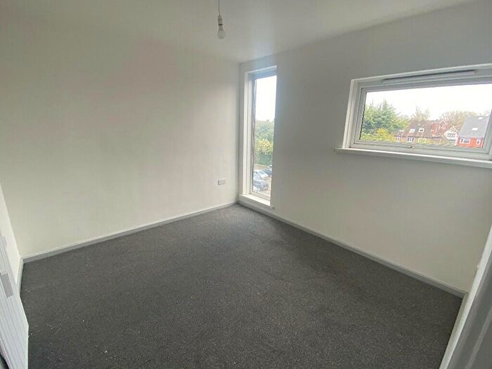 3 Bedroom Flat To Rent In Pytchley House, Browns Green, Birmingham, B20