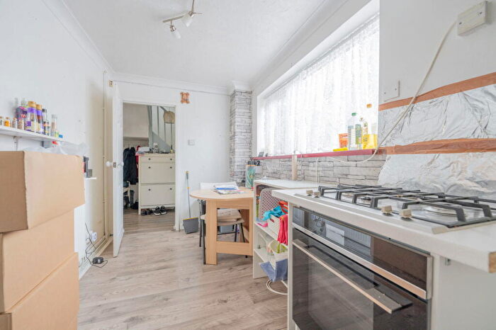 3 Bedroom Terraced House For Sale In Porlock Road, Southampton, SO16