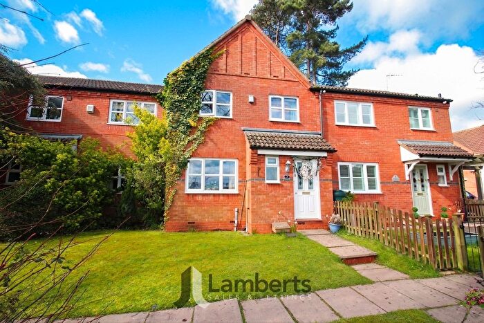 3 Bedroom Terraced House For Sale In Old Vicarage Gardens, Studley, B80