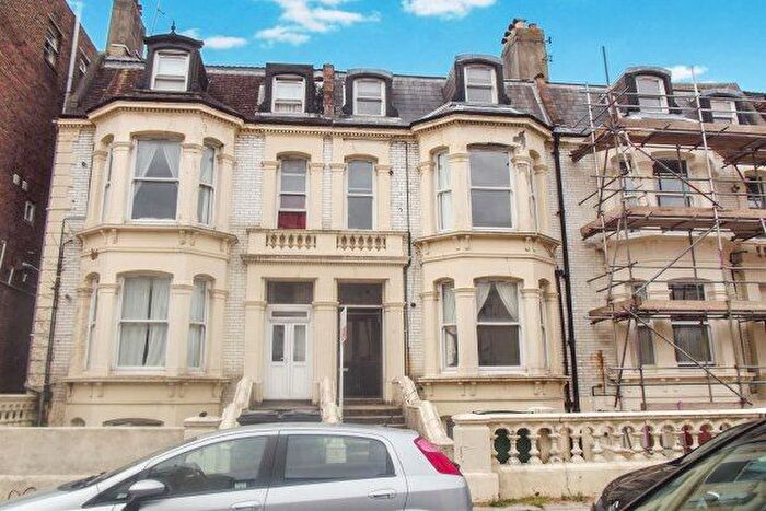 1 Bedroom Flat To Rent In - Alhambra Road, Southsea, PO4