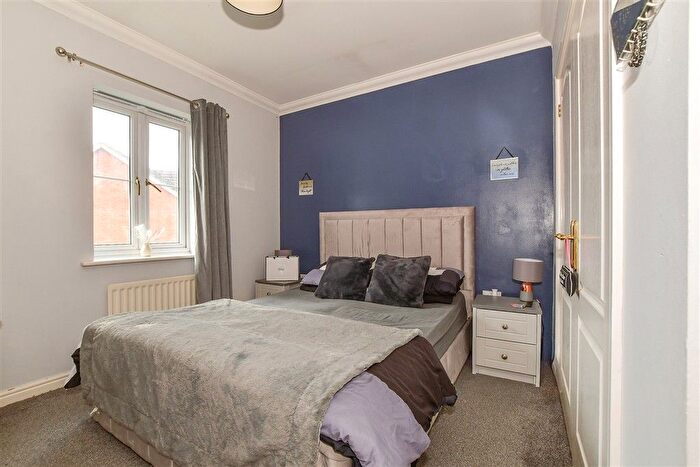 3 Bedroom Semi-detached House For Sale In Gilbert Way, Canterbury, Kent, CT1