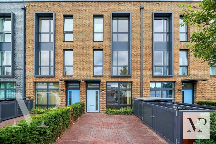 4 Bedroom House To Rent In Armstrong Close, Kidbrook Village, London, SE3