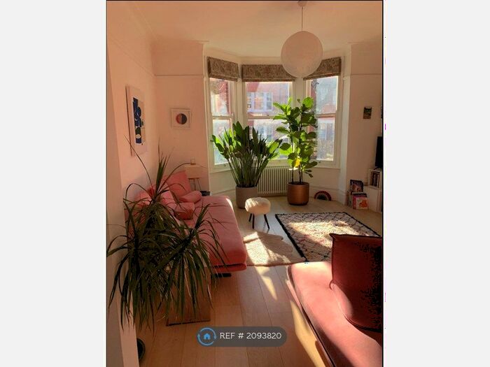 4 Bedroom Terraced House To Rent In London, London, N2