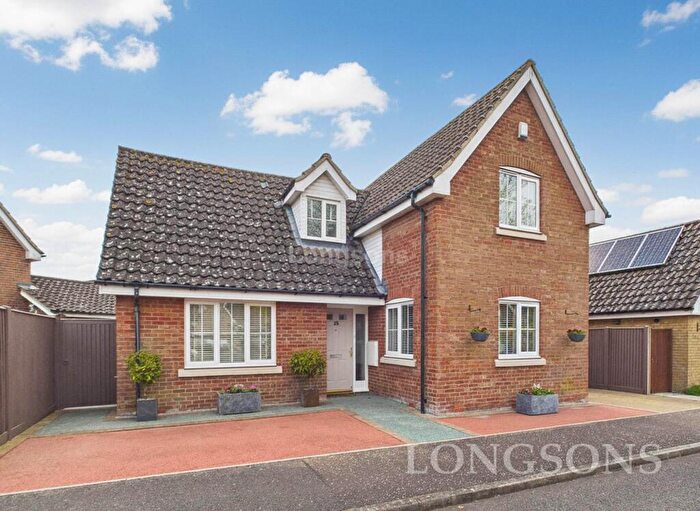 3 Bedroom Detached House For Sale In Oakleigh Drive, Swaffham, PE37
