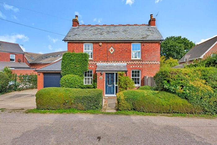 4 Bedroom Detached House To Rent In St. Johns Road, Mortimer Common, Reading, RG7