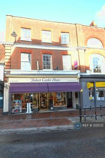 1 Bedroom Flat To Rent In High Street, Godalming, GU7