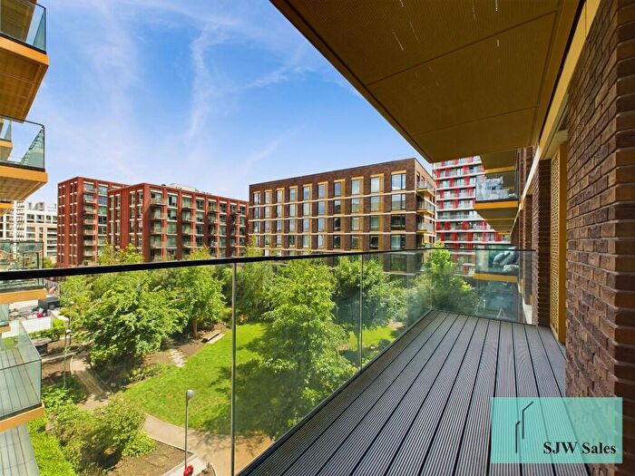 1 Bedroom Apartment For Sale In John Cabot House, Royal Docks, E16