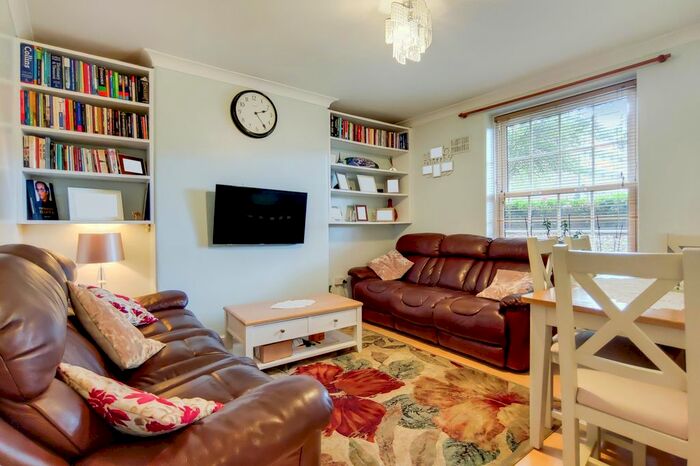 3 Bedroom Flat To Rent In Castell House, Deptford Church Street, Deptford, London, SE8