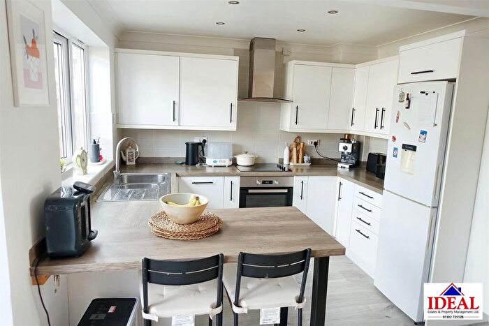 3 Bedroom Detached House For Sale In Clarks Court, Adwick-Le-Street, Doncaster, DN6