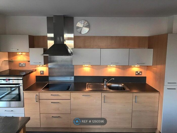 2 Bedroom Flat To Rent In Holly Court, London SE10