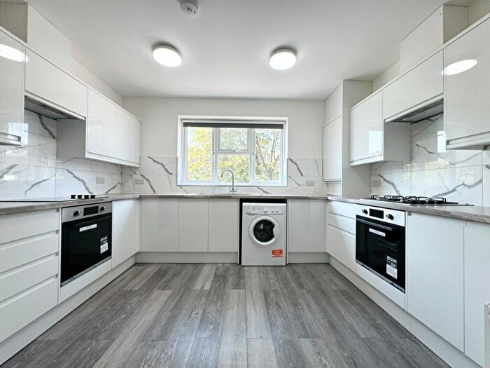 5 Bedroom Flat To Rent In Stroud Green Road, Finsbury Park, N4