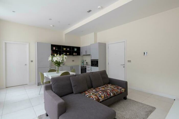 2 Bedroom Apartment To Rent In Leonard Street, London, EC2A