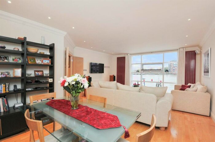 2 Bedroom Apartment To Rent In Clove Hitch Quay, Battersea, SW11