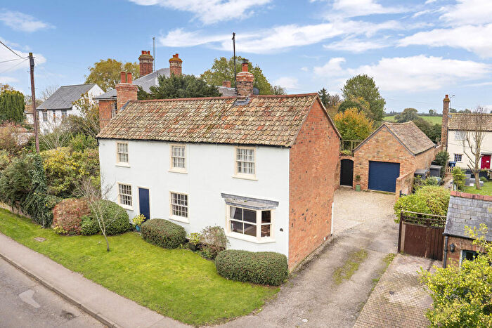 4 Bedroom Detached House For Sale In High Street, Catworth, Huntingdon, Cambridgeshire, PE28