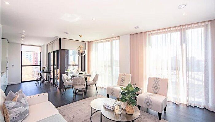 2 Bedroom Apartment To Rent In Thornes House, London, SW11