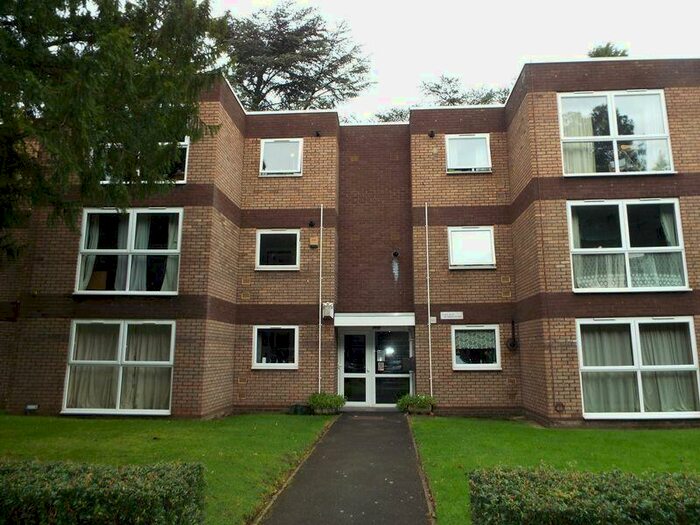 3 Bedroom Flat To Rent In Seymour Close, Selly Park, Birmingham, B29