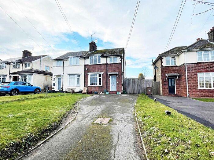 3 Bedroom Semi Detached House For Sale In Molrams Lane, Great Baddow, Chelmsford, CM2