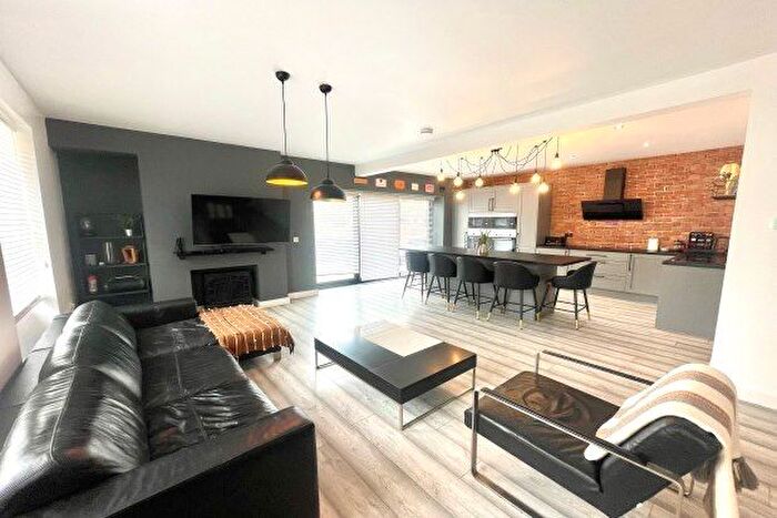 6 Bedroom Property To Rent In Spring Lane, Sheffield, S21