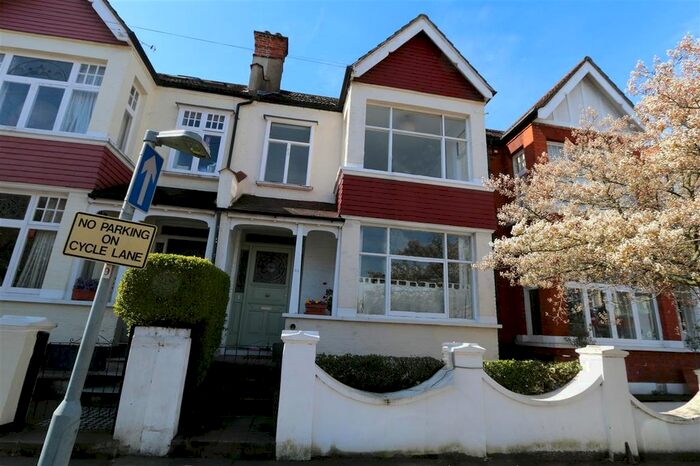 1 Bedroom Flat To Rent In Melrose Avenue, London, SW19