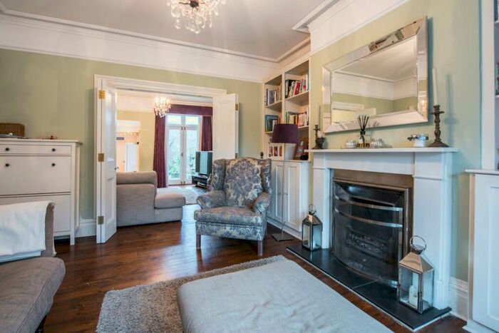 5 Bedroom Semi-Detached House To Rent In Southover High Street, Lewes, BN7