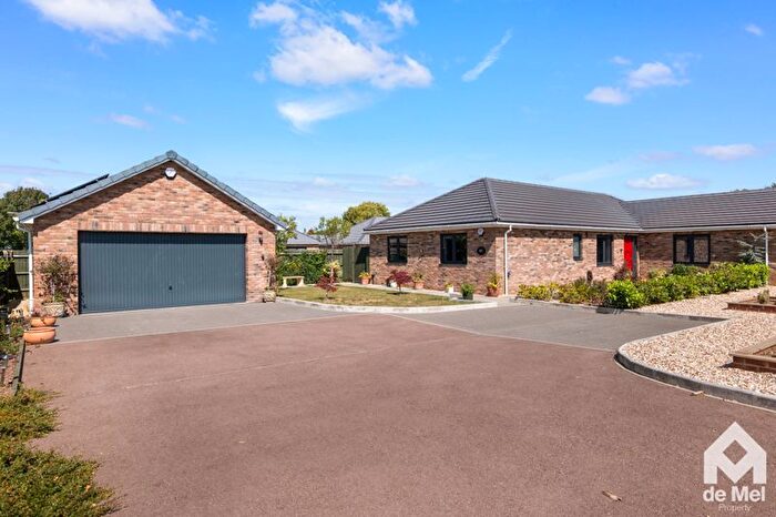 4 Bedroom Bungalow For Sale In Vizard Place, Ash Lane, Down Hatherley, GL2