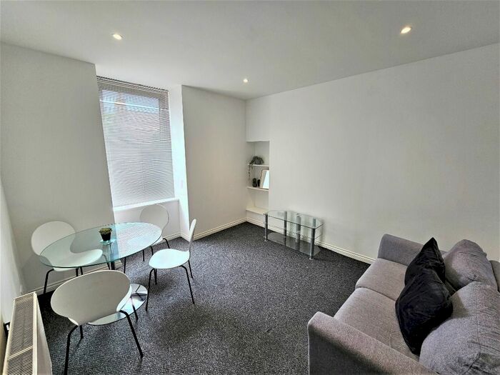 2 Bedroom Flat To Rent In Claremont Street, City Centre, Aberdeen, AB10