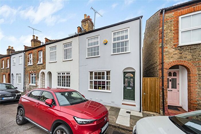 2 Bedroom End Terrace House For Sale In Hamilton Road, Twickenham, TW2