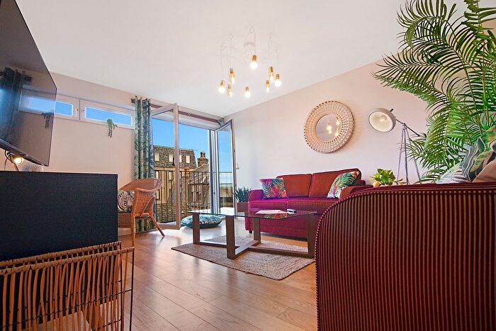 2 Bedroom Flat To Rent In Mearns Street, Aberdeen, AB11