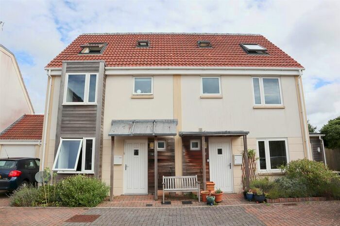 3 Bedroom Property To Rent In Withymead, Claverham, Bristol, BS49