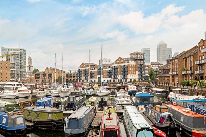 2 Bedroom Apartment To Rent In Victory Place, E14