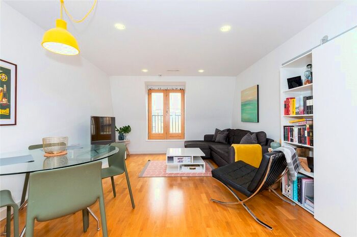 2 Bedroom Flat To Rent In Holloway Road, London, N7