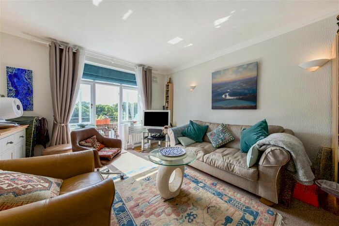 1 Bedroom Flat To Rent In Thames Eyott, Cross Deep, Twickenham, TW1