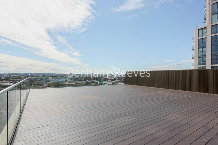 3 Bedroom Flat To Rent In Merino Gardens, London, E1W