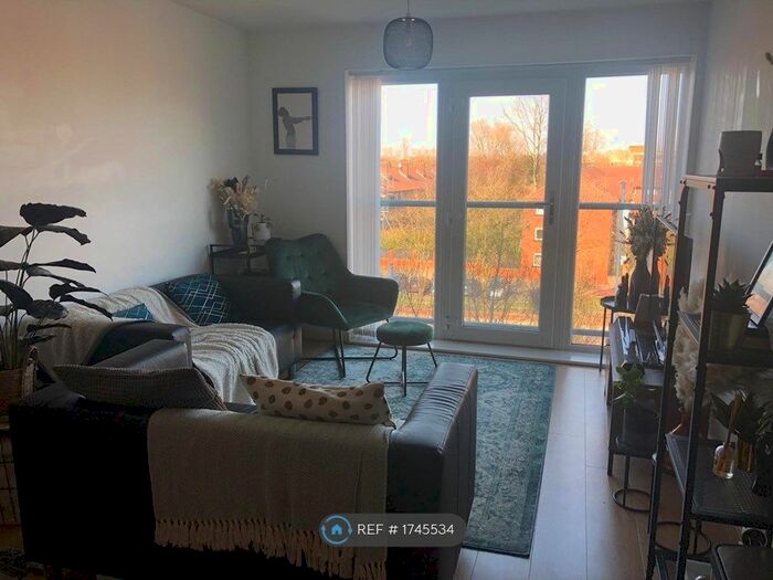 2 Bedroom Flat To Rent In Ladywell Point, Salford, M50