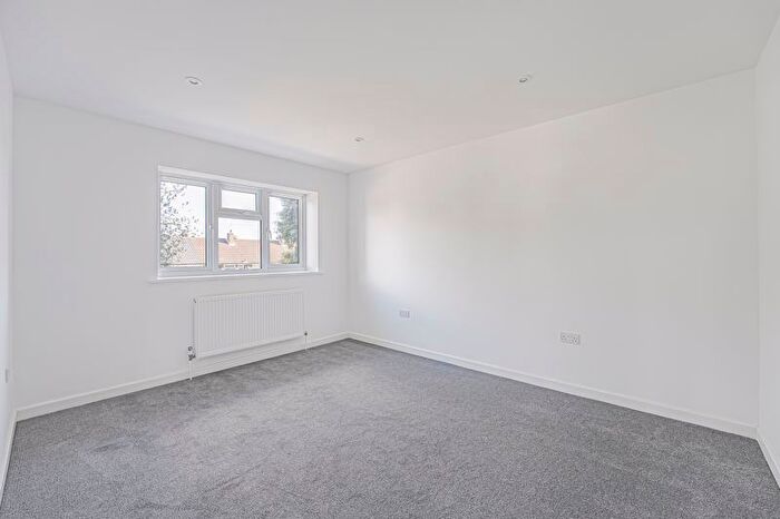 3 Bedroom Detached House For Sale In Eynswood Drive, Sidcup, DA14